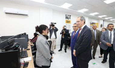 وزير الاتصالات يبحث مع محافظ الدقهلية التعاون في دعم جهود التحول الرقمي بالمحافظة