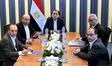 رئيس الوزراء يجتمع مع وزير الطيران لاستعراض الرؤية الشاملة واستراتيجيات تطوير شركة مصر للطيران