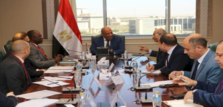 وزير الكهرباء يبحث مع وفد مؤسسة التمويل الدولية "IFC" سبل دعم وتعزيز الشراكة والتعاون