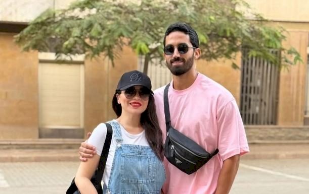 إطلالة كاجوال.. مى عز الدين تخطف الانظار برفقة زوجها فى أحدث ظهور