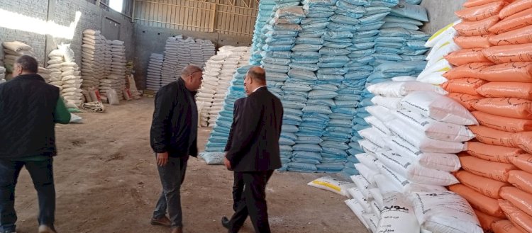 "الزراعة" تضبط مخزنًا غير مرخص لتهريب الأسمدة المدعمة بالمحلة الكبرى