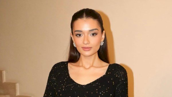 ملك أحمد زاهر تتألق بإطلالة سوداء أنيقة تخطف الأنظار