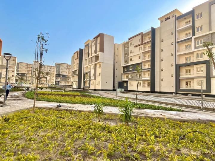 وزير الإسكان: دفع العمل بوحدات "سكن لكل المصريين" بمدينة حدائق أكتوبر