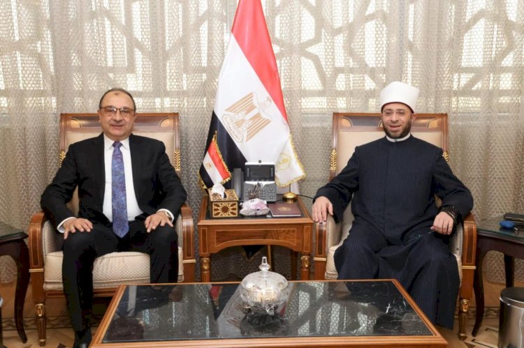 وزير الأوقاف يستقبل وزير قطاع الأعمال العام لبحث تعزيز التعاون والتكامل في عدد من المجالات