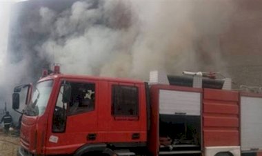 السيطرة على حريق اندلع داخل مخزن فى عين شمس