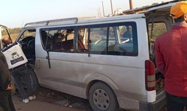 إصابة 10 أشخاص فى حادث انقلاب سيارة ميكروباص بالطريق الساحلى بالبحيرة