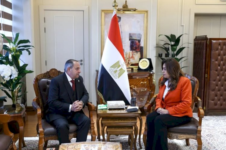 وزيرة التنمية تتابع مع محافظ بورسعيد أعمال تطوير أسواق الحميدي والتجاري ومنظومة المخلفات