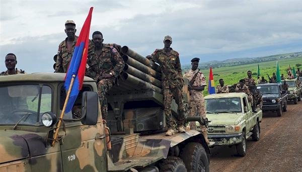 الجيش السوداني يعلن عمليات واسعة في كردفان ودارفور وسقوط مئات المدنيين