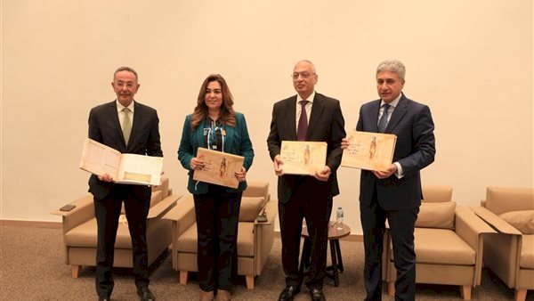 وزير السياحة ووزيرة التنمية المحلية يتسلمان تقرير البصمة الكربونية لحفل الافتتاح الرسمي للمتحف المصري الكبير