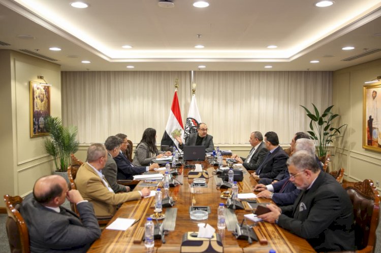 قطاع الأعمال يتعاون مع الصناعة الخاصة لتطوير الغزل والنسيج وتعميق التصنيع المحلي