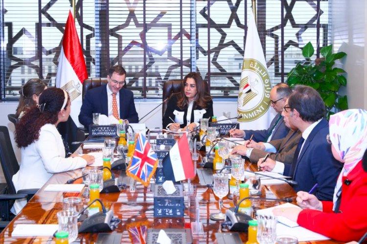 وزيرة التنمية المحلية تلتقي مع السفير البريطاني بالقاهرة لبحث سبل التعاون في المشروعات المستقبلية المشتركة