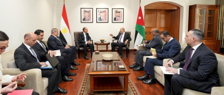 وزير الخارجية يبحث العلاقات الثنائية والتطورات الإقليمية مع نظيره الأردني في عمّان
