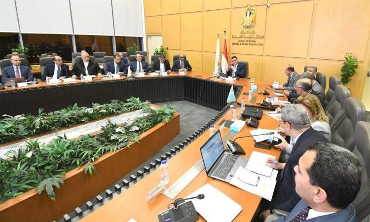 وزير الإسكان يتابع الموقف التنفيذي لمشروعات المبادرة الرئاسية "حياة كريمة"
