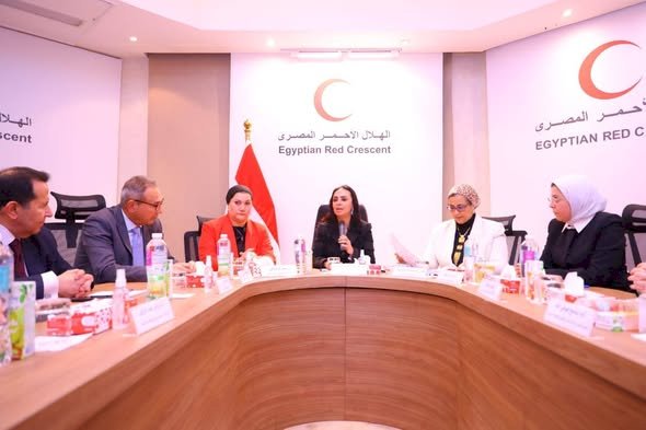 وزيرة التضامن تشهد توقيع الهلال الأحمر المصري ستة بروتوكولات لتعزيز الشراكة المؤسسية