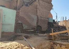 إصابة شخصين فى انهيار حائط بقتا