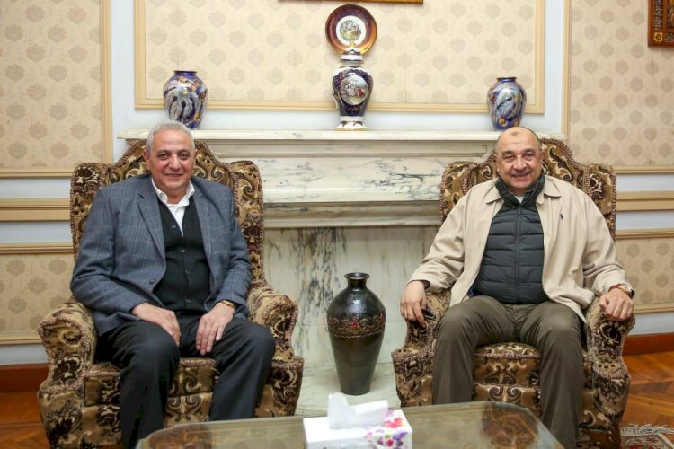 وزير قطاع الأعمال يستهل زيارته لشركة مصر للغزل والنسيج بالمحلة الكبرى بلقاء محافظ الغربية