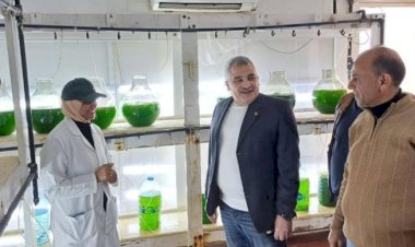 المدير التنفيذي لجهاز حماية وتنمية البحيرات يتفقد المفرخ السمكي بالكيلو 21 ويوجّه بتطوير المعامل