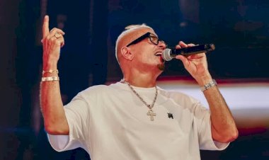 إنجاز جديد .. عمرو دياب أول فنان يحقق 3 مليارات استماع على أنغامي