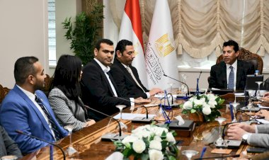 وزير الشباب والرياضة يجتمع بالسادة نواب البرلمان خريجي برامج الوزارة للمحاكاة