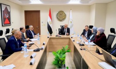 وزير التربية والتعليم يعقد اجتماعًا مع مديرى المديريات التعليمية عبر تقنية الفيديو كونفرانس