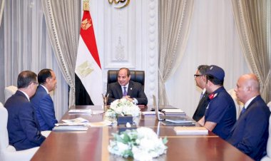 الرئيس السيسي يجتمع مع رئيس الوزراء ووزيرا التموين والزراعة