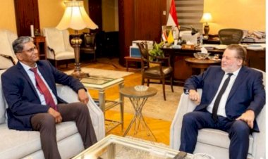 محافظ البنك المركزي المصري والسفير الهندي بالقاهرة يناقشان توسيع الشراكة في القطاعين المصرفي والمالي