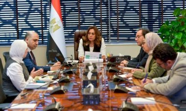 وزيرة التنمية تتابع آخر مستجدات جهود وإجراءات الوزارة للحد من استخدام الأكياس البلاستيكية