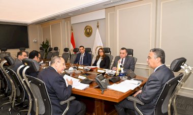 وزير التموين يعقد اجتماعًا موسعًا لمتابعة الموقف التنفيذي لصرف المنحة الإضافية وضمان انتظامها دون معوقات