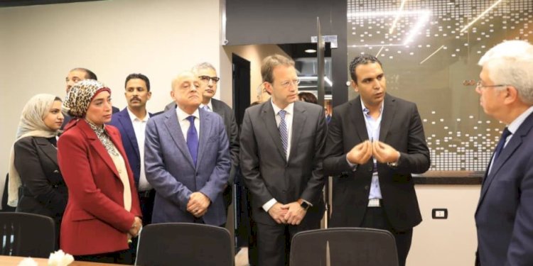 وزير التعليم العالي ومحافظ الأقصر وسفير إسبانيا ورئيس الجامعة يفتتحون مركز تمكين للإبداع والتكنولوجيا