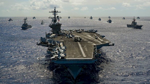 يصل قريبا ..ترامب : لدينا أسطول بحري ضخم يتجه نحو الشرق الأوسط