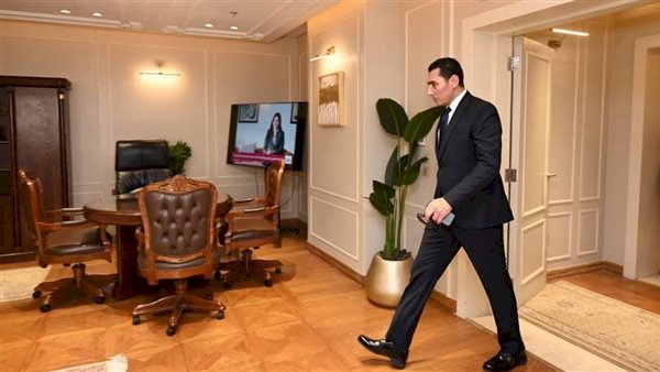 اتحاد الاسكواش ونادي البنك الأهلي يهنئان جوهر نبيل بتعيينه وزيراً للرياضة