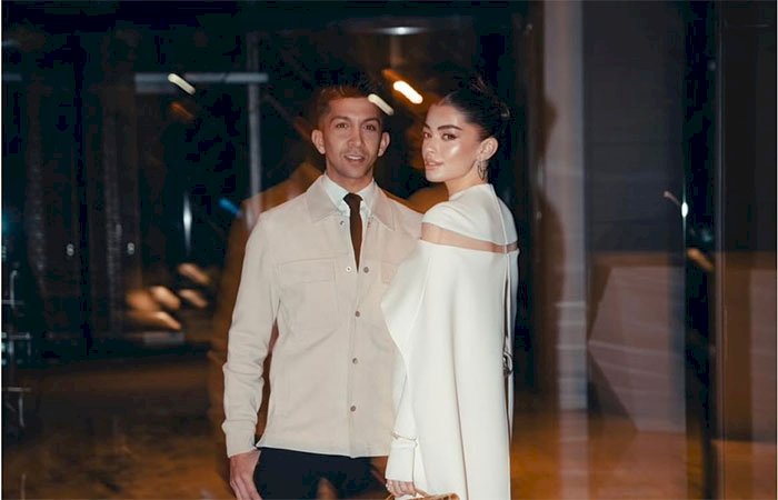 بإطلالة رومانسية .. ليلى زاهر رفقة زوجها في أحدث ظهور