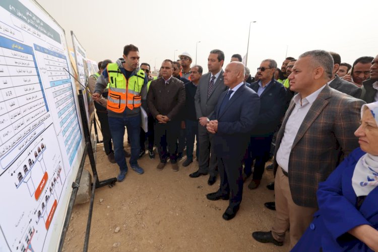 وزير النقل يتفقد مواقع العمل بمشروع  تطوير الطريق الدولي الساحلي في المسافة من دمياط( مدينه الاثاث)