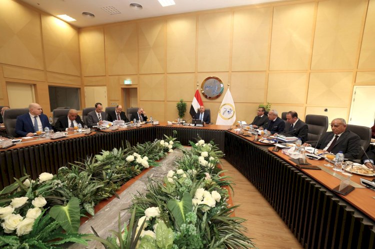 وزير النقل يترأس أعمال الجمعية العامة وغير العادية للشركة القابضة للنقل البحري والبري