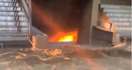 السيطرة على حريق بمخزن بلاستيك أسفل عقار ببنها دون خسائر بشرية