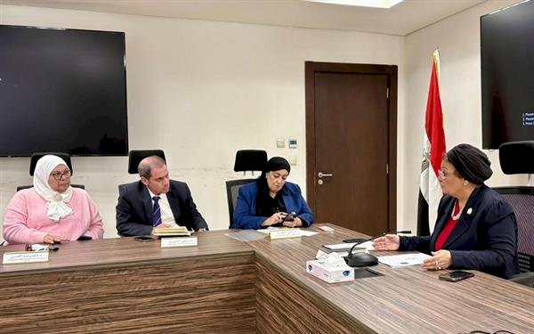 نائب وزير الصحة تعقد اجتماعًا لمتابعة مؤشرات المواليد وتطوير خدمات الرعاية الصحية الأولية