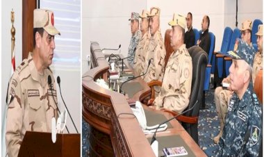 وزير الدفاع يلتقى مقاتلى القوات البحرية والمنطقة الشمالية العسكرية ويشاركهم تناول وجبة الإفطار