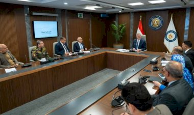 عقب موافقة مجلس الوزراء.. وزير البترول يبحث تنفيذ المسح الجوي الشامل للمعادن في مصر