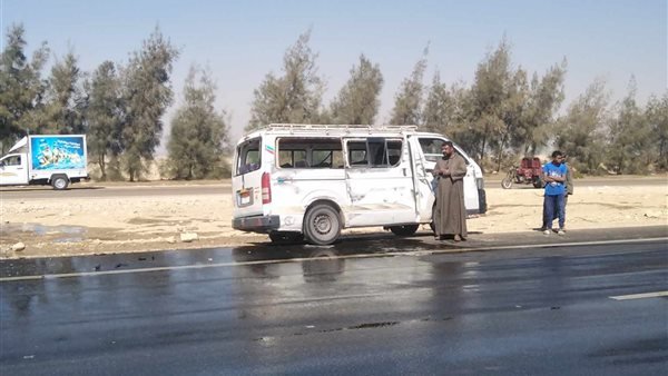 إصابة 4 أشخاص فى حادث انقلاب سيارة ميكروباص أمام مركز الوقف بقنا