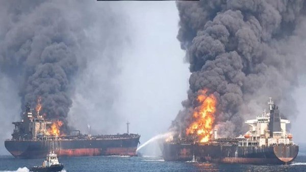 وفاة بحار وإنقاذ 38 آخرين.. هجوم تخريبي يستهدف ناقلتي نفط بالعراق