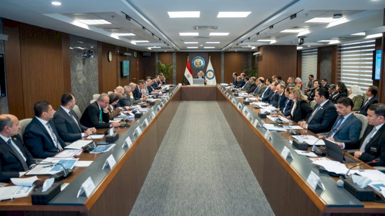 وزير البترول والثروة المعدنية يترأس  الجمعية العامة للشركة المصرية القابضة للغازات الطبيعية